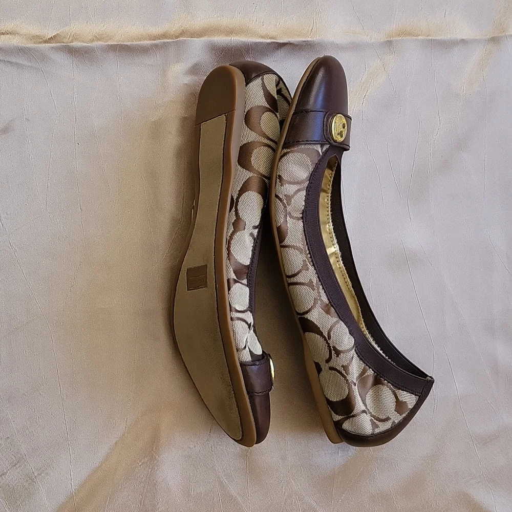 Coach Chelsea NWOB ladies ballet flats.Size 9.5B - Picture 4 of 12